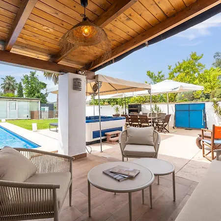 Isabel Private Pool & By Aora Humera