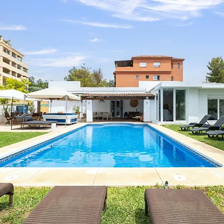 Isabel Private Pool & By Aora Humera