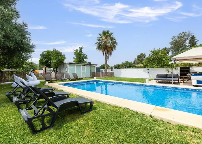 Isabel Private Pool & By Aora Humera